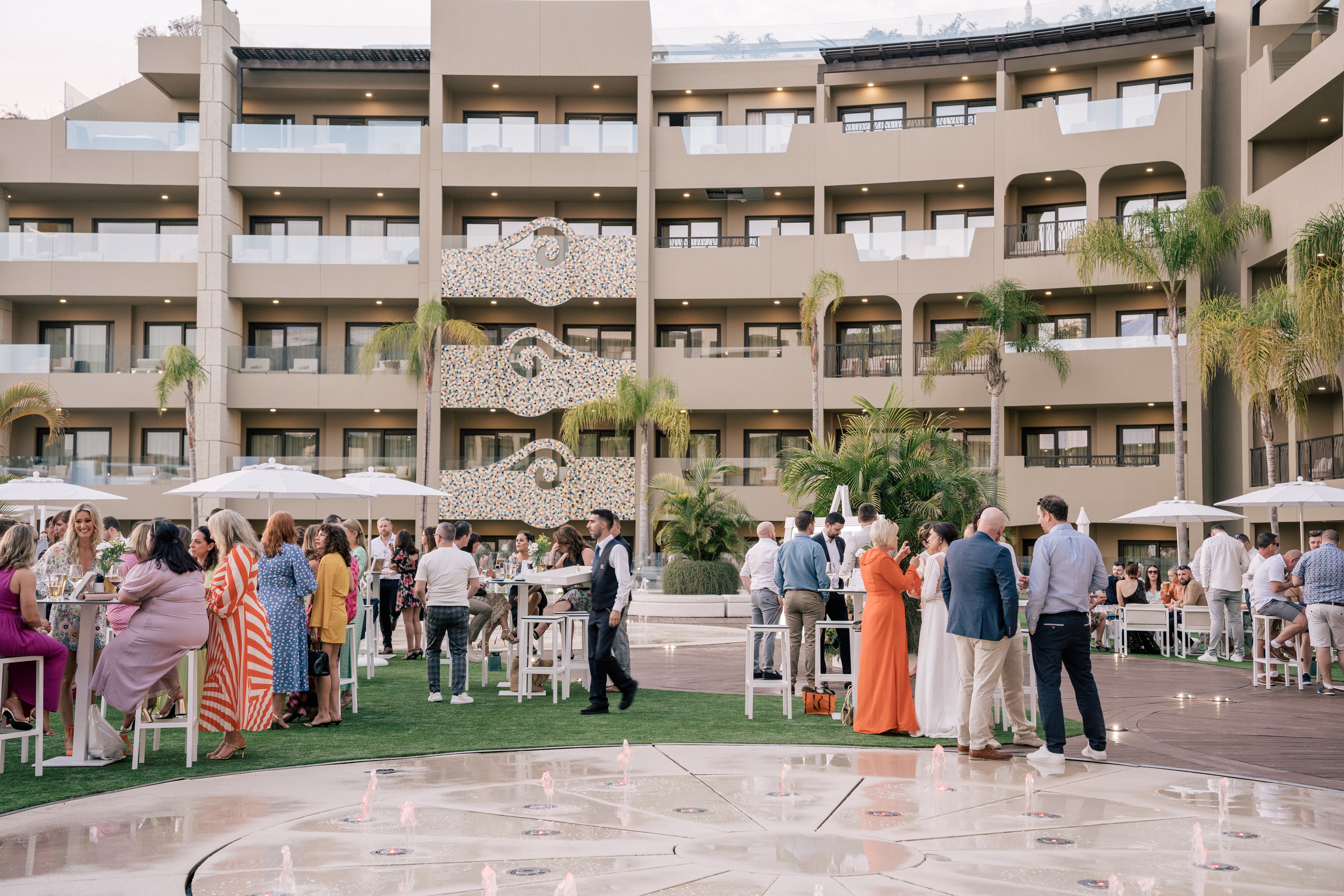 Book your wedding day in GF VICTORIA